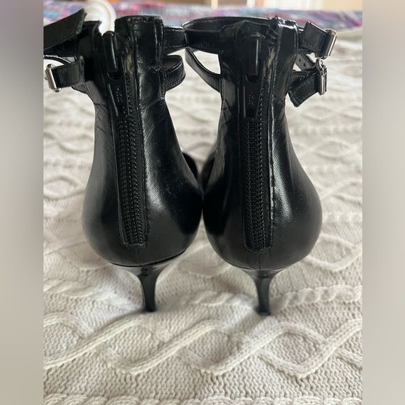 Gianni Bini Black Leather Pointed 3 inch Heels with Double Straps - Picture 8 of 12